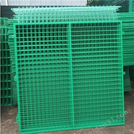 水库隔离网 低碳钢丝焊接 防攀爬的绿色塑料皮围网规格