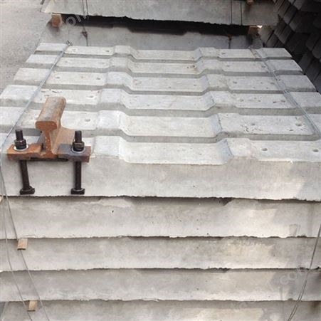 圣堃定制 混凝土水泥轨枕 螺栓压板式 坚固耐用防潮防蛀