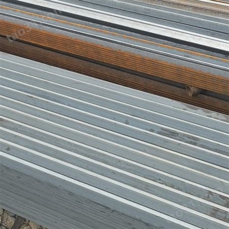 大量钢铁销售  大理角钢钢材批发  多型号角铁订购