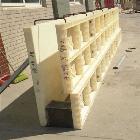 长期销售定制 预制防撞墙模具 现浇防撞墙模具 保定松威 防撞墙钢模具模板厂